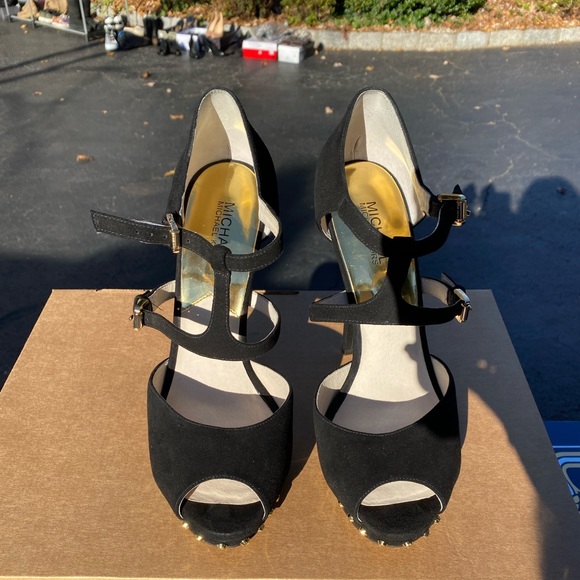 Black Suede Peep-toe platform heels - Picture 5 of 9